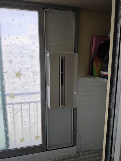 알루미늄 샷시 창틀 창문형 에어컨 완벽 설치 업체 비용 현장 사진